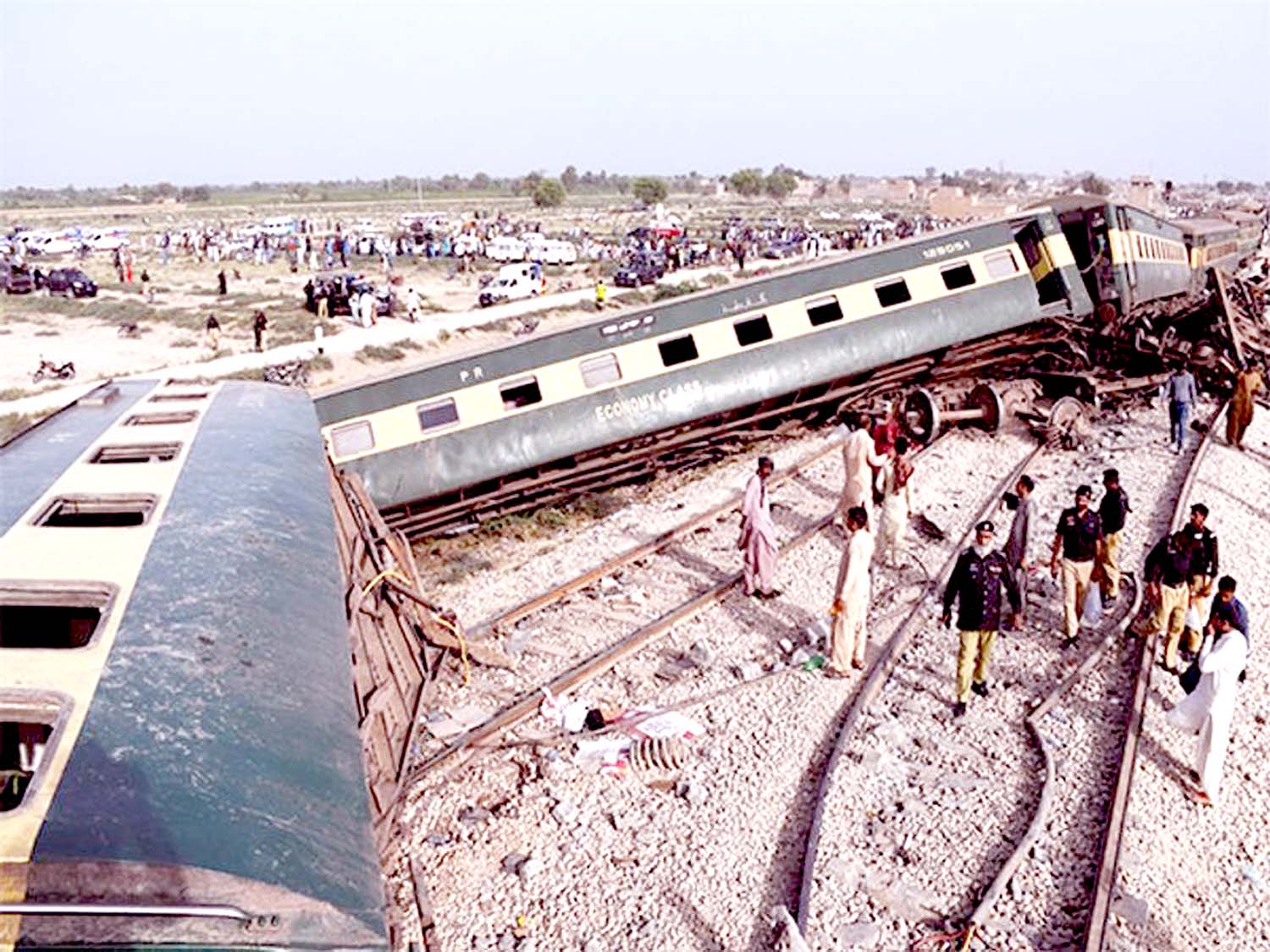 Islamabad Express derails in Pakistan; 29 injured;